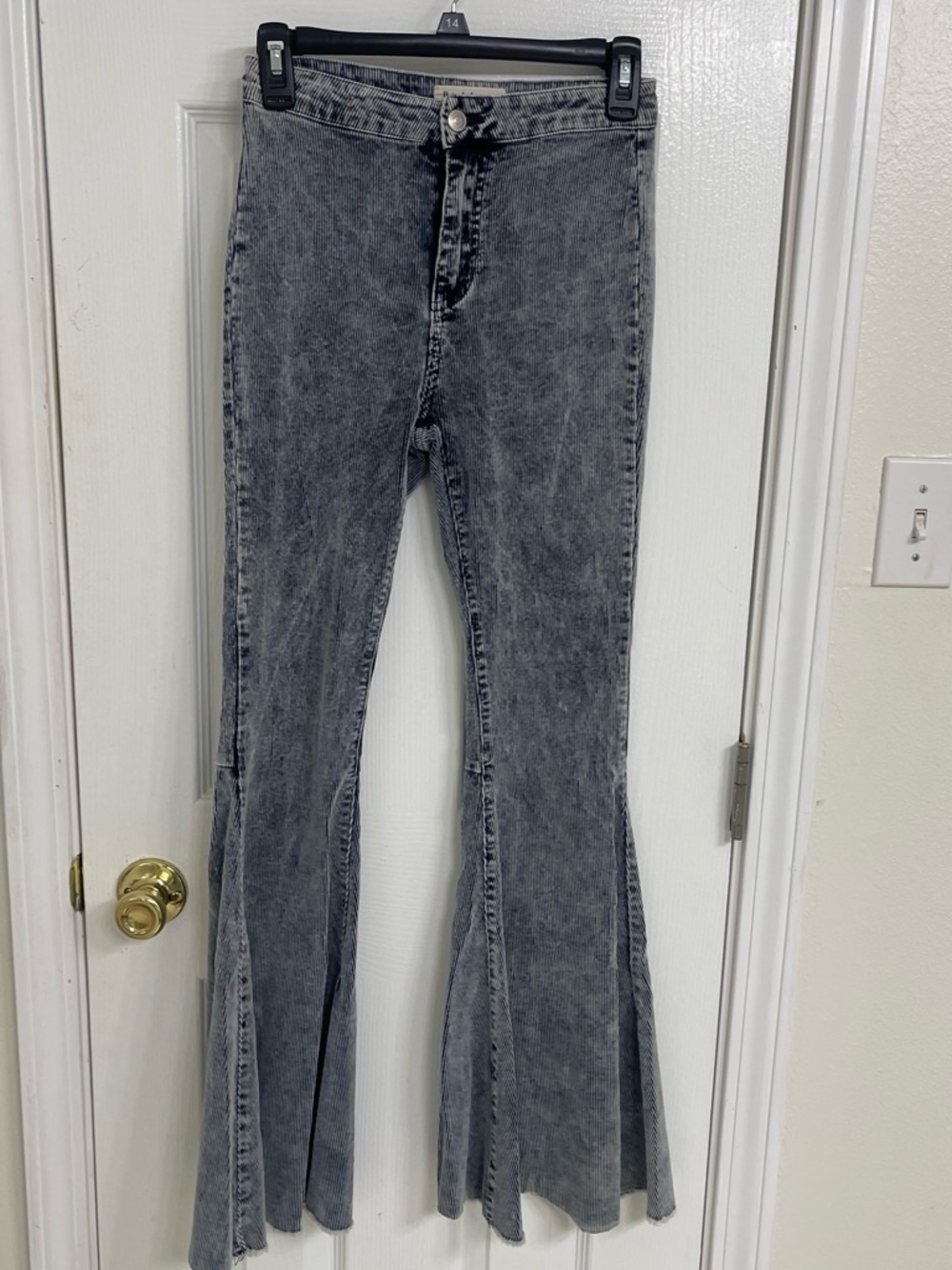Peach Love corduroy Grey Acid-Wash Flare Jeans